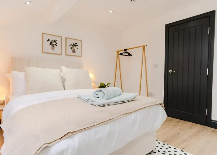 Stunning Skyview 2br Flat , Fast Wifi - Away From Διαμέρισμα Λιντς