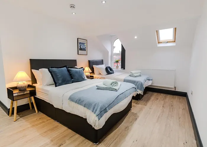 Stunning Skyview 2br Flat , Fast Wifi - Away From Διαμέρισμα Λιντς