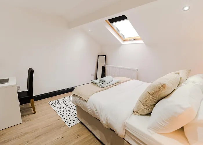 Stunning Skyview 2br Flat , Fast Wifi - Away From Apartamento Leeds (West Yorkshire)