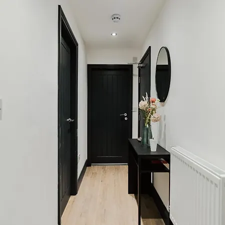 Stunning Skyview 2Br Flat , Fast Wifi - Home Away From Home Apartment