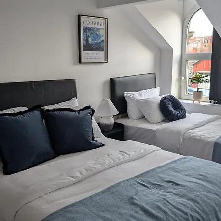 Apartment Stunning Skyview 2Br Flat , Fast Wifi - Home Away From Home