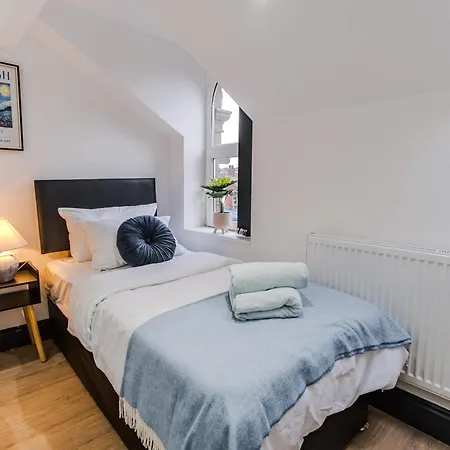 Apartment Stunning Skyview 2Br Flat , Fast Wifi - Home Away From Home